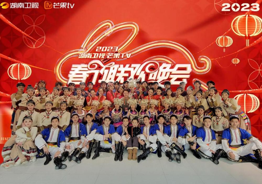 音乐球球体育官网新人权益师生参加大型